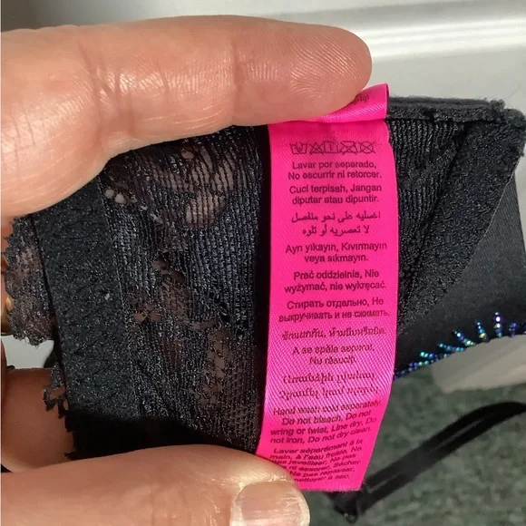 La Senza Beyond Sexy convertible front closure bra with rhinestones - Picture 14 of 15